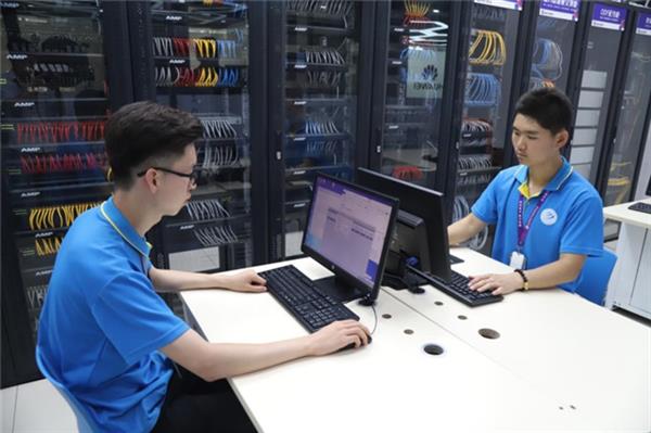 新青年學互聯網新技術創造新時代