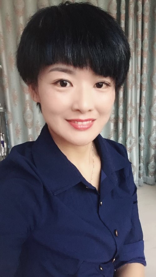 纖指圓夢想！保定東方技工學校創(chuàng)業(yè)者——李丹！  