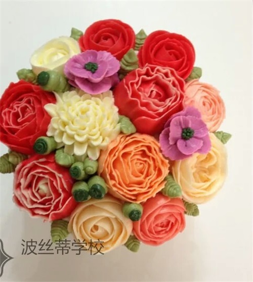 煙臺(tái)波斯蒂糕點(diǎn)培訓(xùn)學(xué)校韓式裱花班開班啦！趕快來(lái)圍觀！