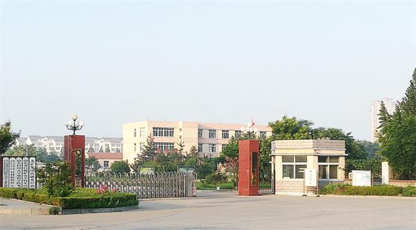 山東龍口礦業集團高級技工學校是全日制嗎？