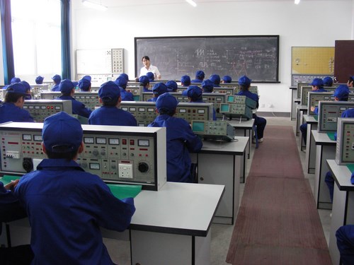 中國洛陽一拖技師學院有哪些優勢？