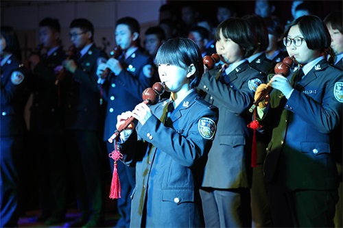 傳遞正能量！山東東營(yíng)金盾司法學(xué)校隆重舉行期末表彰大會(huì)暨家長(zhǎng)會(huì)