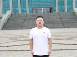 優秀畢業生賈亞東